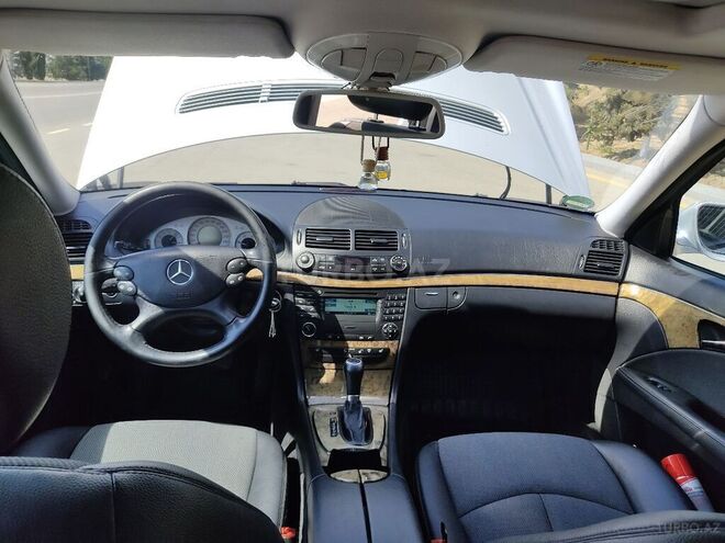 Mercedes E 220 2006, 215,420 km - 2.2 l - Sabirabad