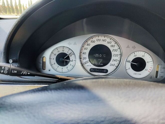 Mercedes E 220 2006, 215,420 km - 2.2 l - Sabirabad