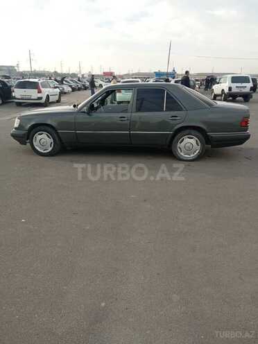 Mercedes E 200 1995, 25,300 km - 2.0 l - Bakı