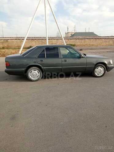 Mercedes E 200 1995, 25,300 km - 2.0 l - Bakı