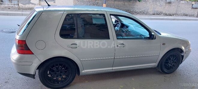 Volkswagen Golf 1998, 270,180 km - 1.8 l - Yevlax
