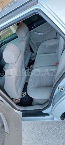 Volkswagen Golf 1998, 270,180 km - 1.8 l - Yevlax