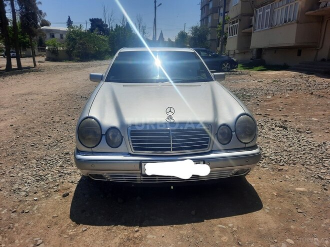 Mercedes E 240 1997, 227,200 km - 2.4 l - Gəncə