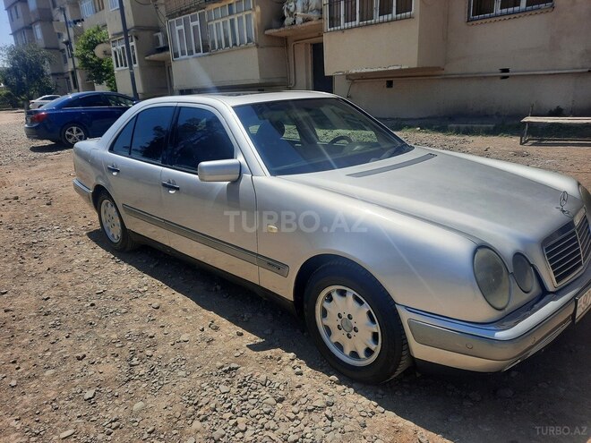 Mercedes E 240 1997, 227,200 km - 2.4 l - Gəncə