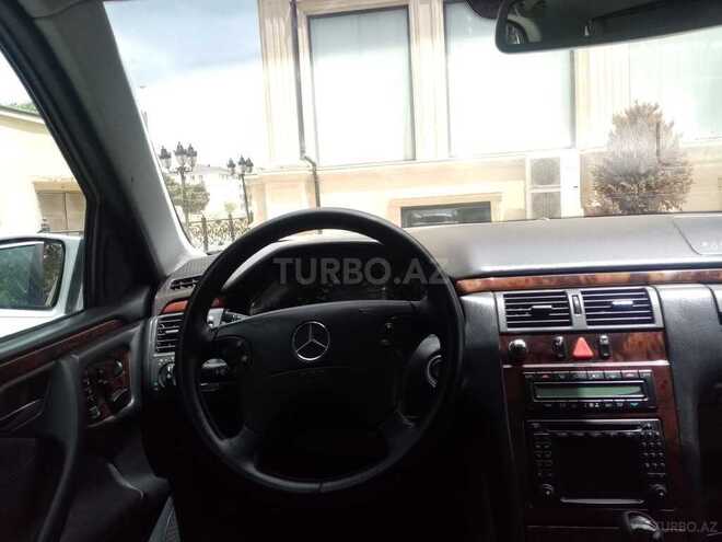 Mercedes E 260 2001, 222,000 km - 2.6 l - Sumqayıt