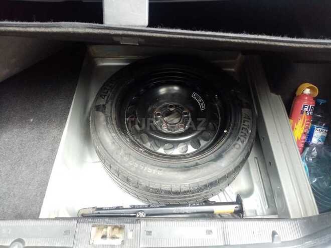 Mercedes E 260 2001, 222,000 km - 2.6 l - Sumqayıt