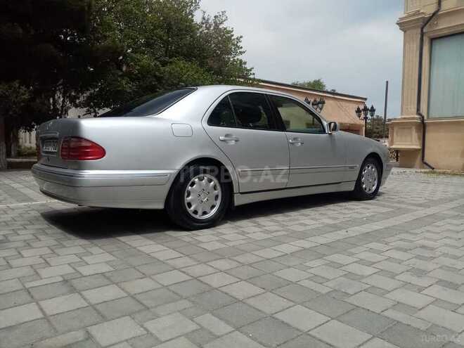 Mercedes E 260 2001, 222,000 km - 2.6 l - Sumqayıt