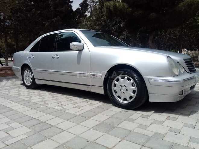 Mercedes E 260 2001, 222,000 km - 2.6 l - Sumqayıt