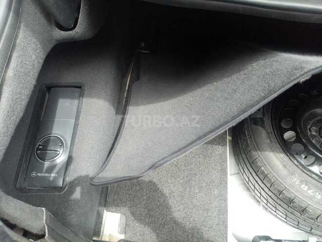 Mercedes E 260 2001, 222,000 km - 2.6 l - Sumqayıt
