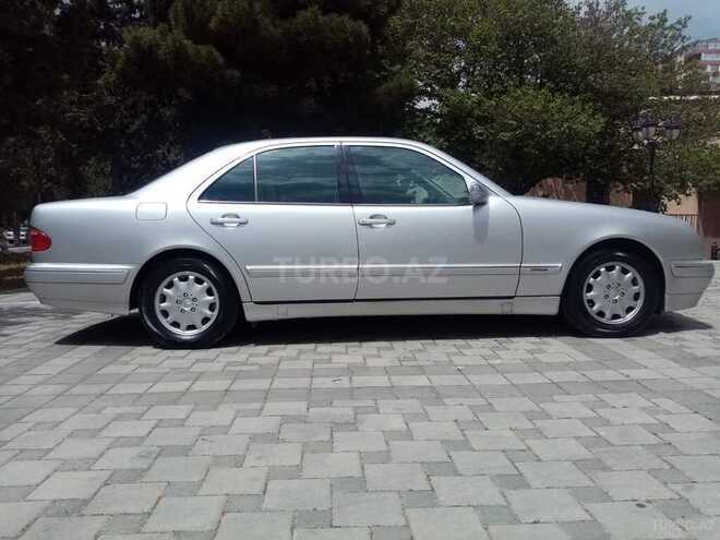 Mercedes E 260 2001, 222,000 km - 2.6 l - Sumqayıt