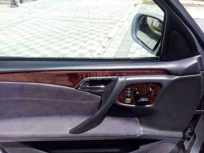 Mercedes E 260 2001, 222,000 km - 2.6 l - Sumqayıt