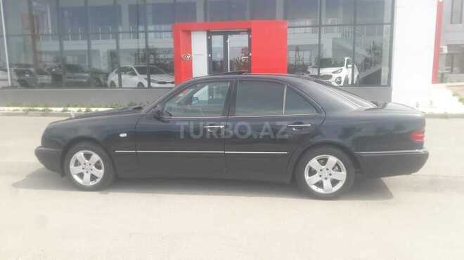Mercedes E 240 1998, 270,000 km - 2.4 l - Sumqayıt