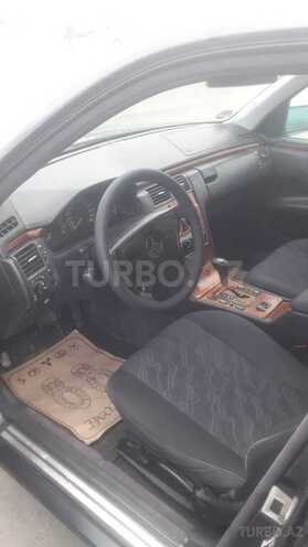 Mercedes E 240 1998, 270,000 km - 2.4 l - Sumqayıt