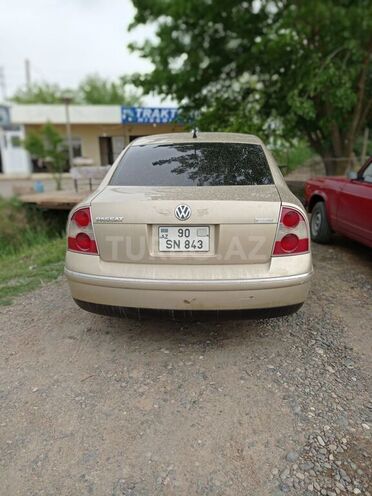 Volkswagen Passat 2001, 360,000 km - 1.8 l - Saatlı