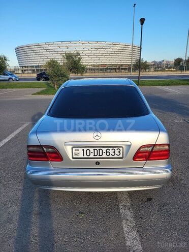 Mercedes E 240 2000, 380,000 km - 2.6 l - Bakı