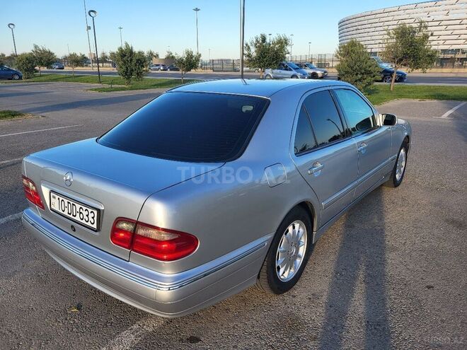 Mercedes E 240 2000, 380,000 km - 2.6 l - Bakı