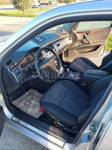 Mercedes E 240 2000, 380,000 km - 2.6 l - Bakı