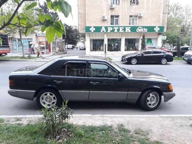 Mercedes E 250 1991, 457,000 km - 2.5 l - Bakı