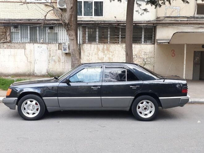 Mercedes E 250 1991, 457,000 km - 2.5 l - Bakı