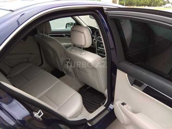 Mercedes C 220 2011, 240,000 km - 2.2 l - Bakı