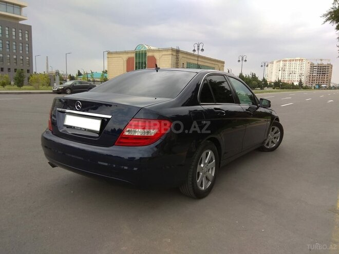 Mercedes C 220 2011, 240,000 km - 2.2 l - Bakı