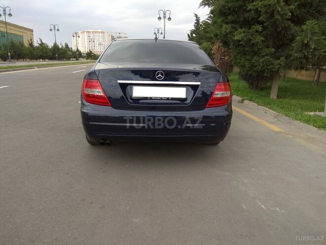 Mercedes C 220 2011, 240,000 km - 2.2 l - Bakı
