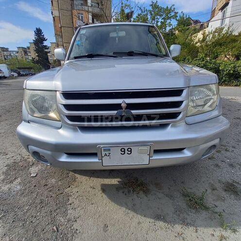Mitsubishi Pajero io 2003, 230,000 km - 2.0 l - Bakı