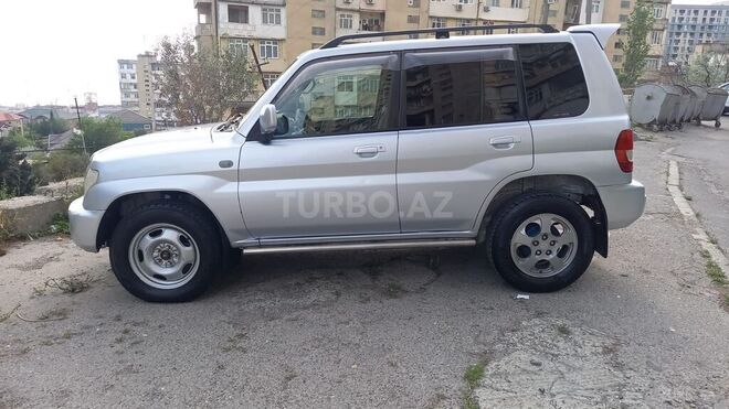 Mitsubishi Pajero io 2003, 230,000 km - 2.0 l - Bakı