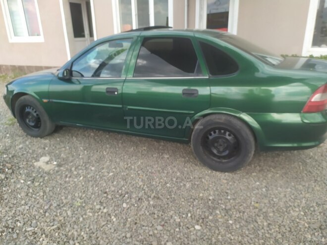 Opel Vectra 1996, 340,000 km - 1.8 l - Qazax