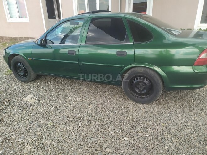 Opel Vectra 1996, 340,000 km - 1.8 l - Qazax