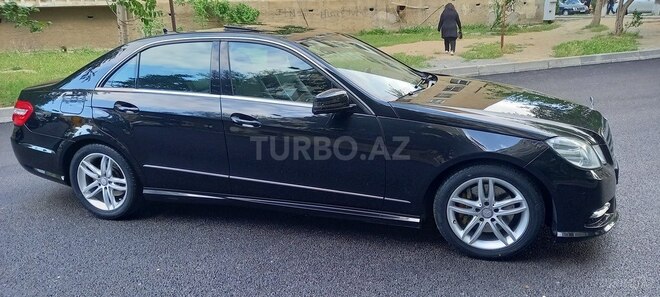 Mercedes E 220 2013, 300,947 km - 2.2 л - Bakı