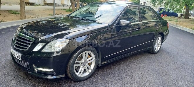 Mercedes E 220 2013, 300,947 km - 2.2 л - Bakı