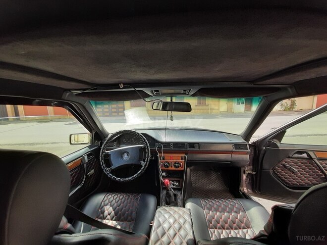 Mercedes E 250 1992, 250,000 km - 2.5 l - Bakı