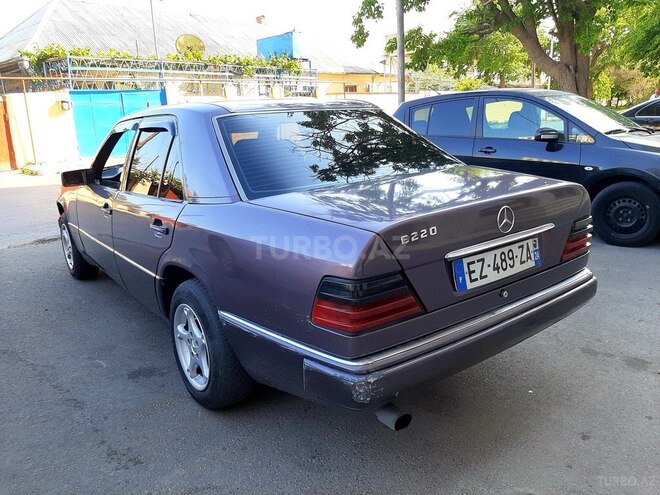 Mercedes E 250 1992, 250,000 km - 2.5 l - Bakı