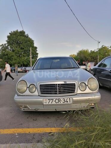 Mercedes E 230 1996, 286,000 km - 2.3 l - Qəbələ