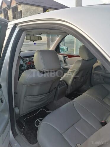 Mercedes E 230 1996, 286,000 km - 2.3 l - Qəbələ