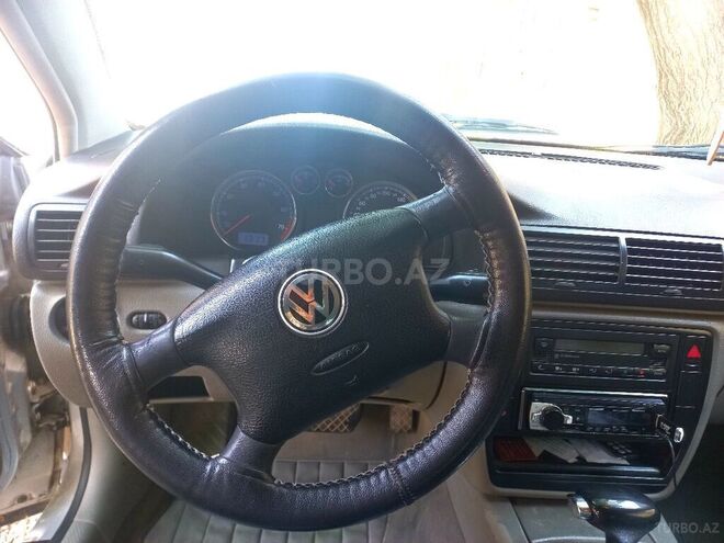 Volkswagen Passat 2002, 293,000 km - 2.0 л - Tovuz