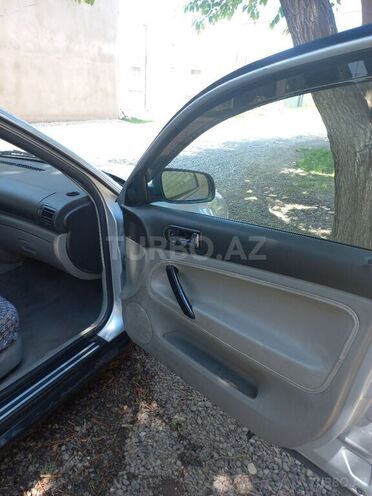 Volkswagen Passat 2002, 293,000 km - 2.0 л - Tovuz