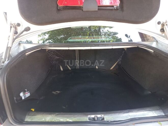 Volkswagen Passat 2002, 293,000 km - 2.0 л - Tovuz