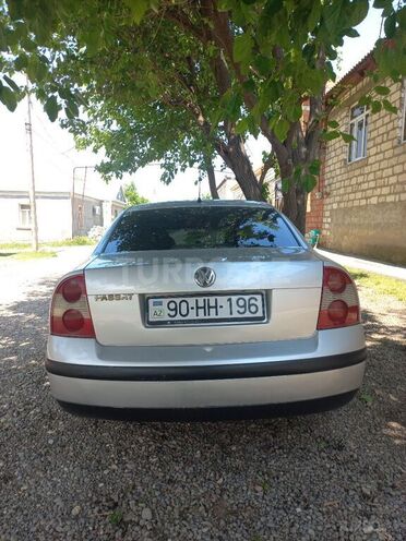 Volkswagen Passat 2002, 293,000 km - 2.0 л - Tovuz