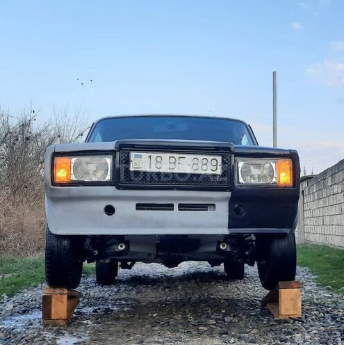 LADA (VAZ) 2107 1985, 250,000 km - 1.6 л - Salyan