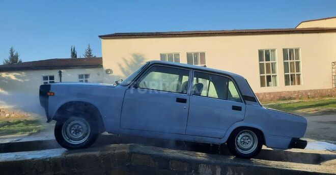 LADA (VAZ) 2107 1985, 250,000 km - 1.6 л - Salyan