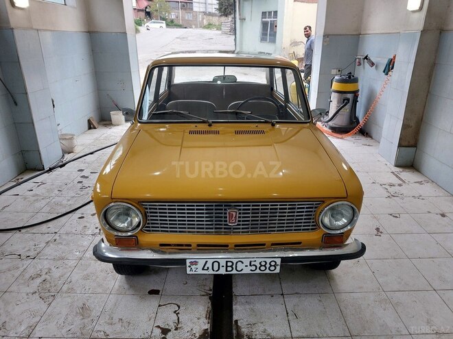 LADA (VAZ) 21011 1975, 44,444 km - 1.5 l - Quba