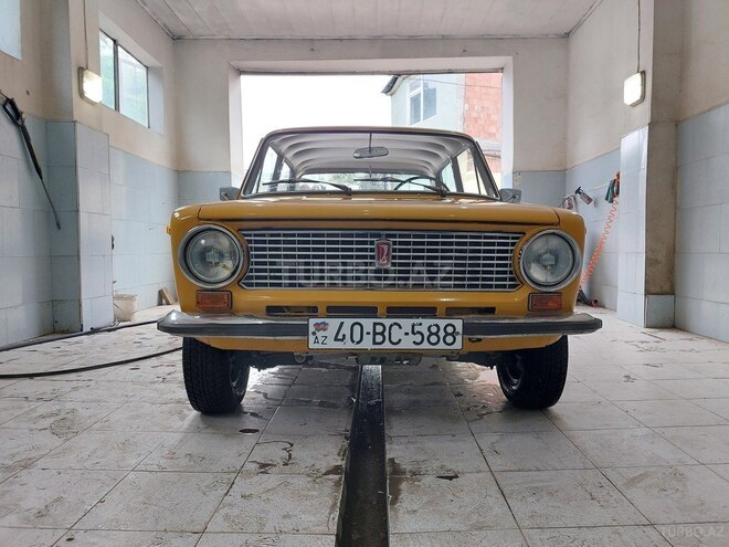 LADA (VAZ) 21011 1975, 44,444 km - 1.5 l - Quba