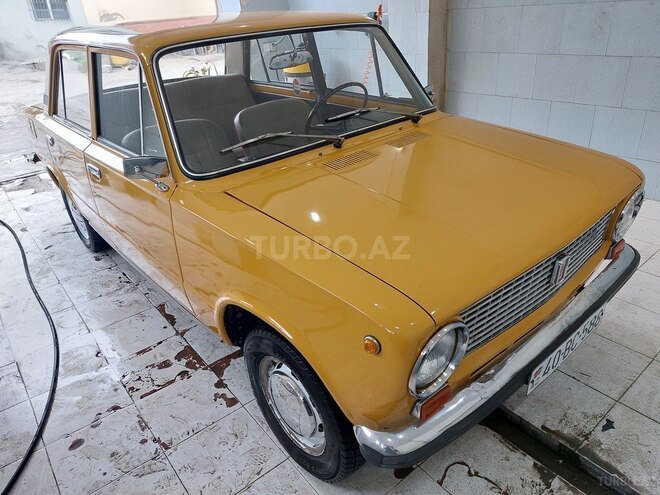 LADA (VAZ) 21011 1975, 44,444 km - 1.5 l - Quba