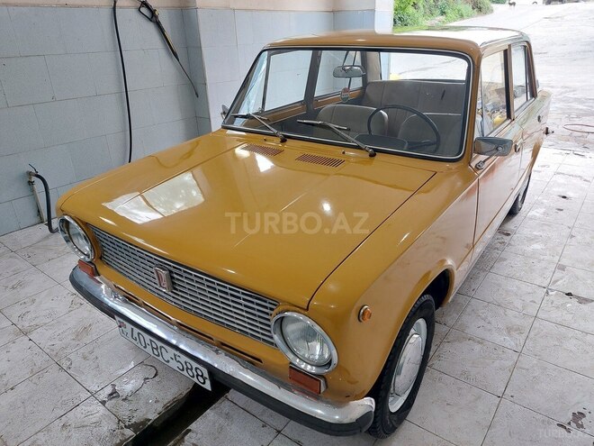 LADA (VAZ) 21011 1975, 44,444 km - 1.5 l - Quba