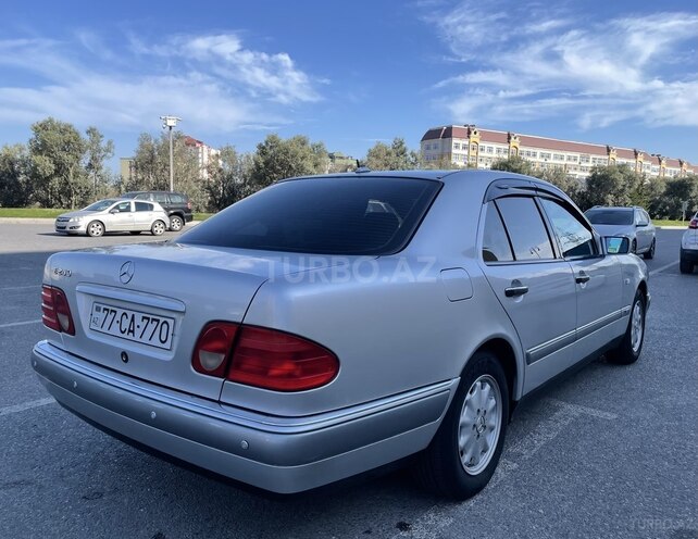 Mercedes E 240 1998, 179,000 km - 2.4 l - Bakı