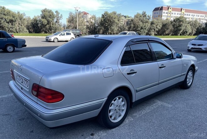 Mercedes E 240 1998, 179,000 km - 2.4 l - Bakı