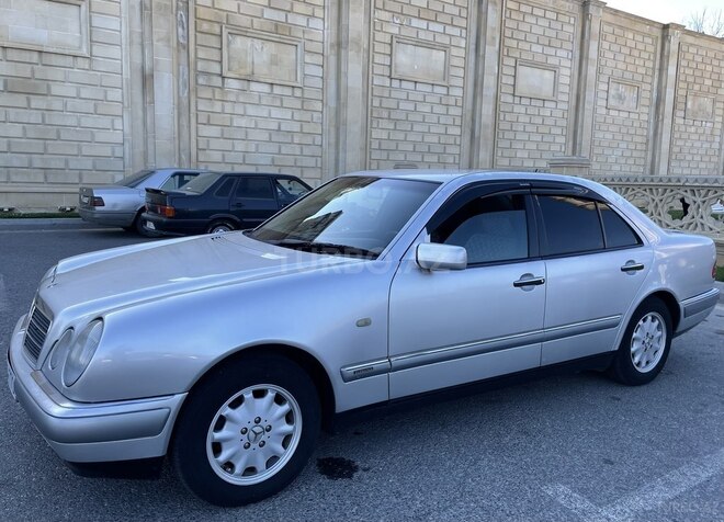 Mercedes E 240 1998, 179,000 km - 2.4 l - Bakı