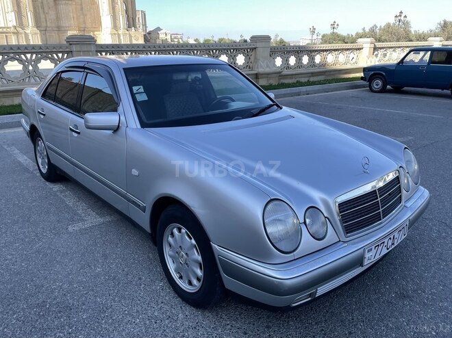Mercedes E 240 1998, 179,000 km - 2.4 l - Bakı